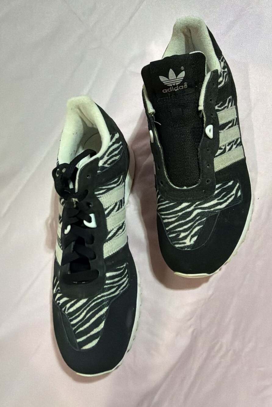 Adidas ZX 700 Zebra Print Sneakers Black White
Size 10.5